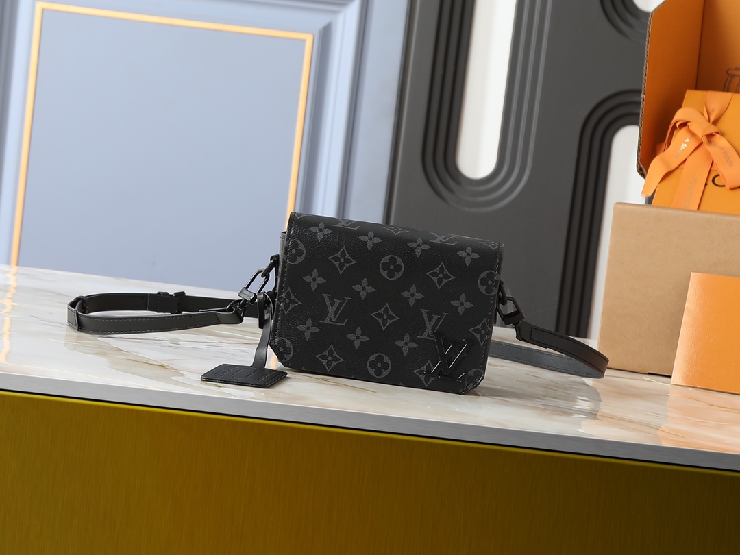 Louis Vuitton LV Classic Handbag Premium Canvas Model M12947 Padlock Detail Business Casual Authentic Style